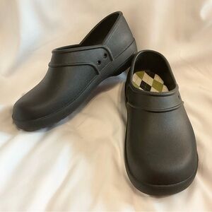 Crocs for Women, Classic Slip on Style (comes with a plastic shoe box)